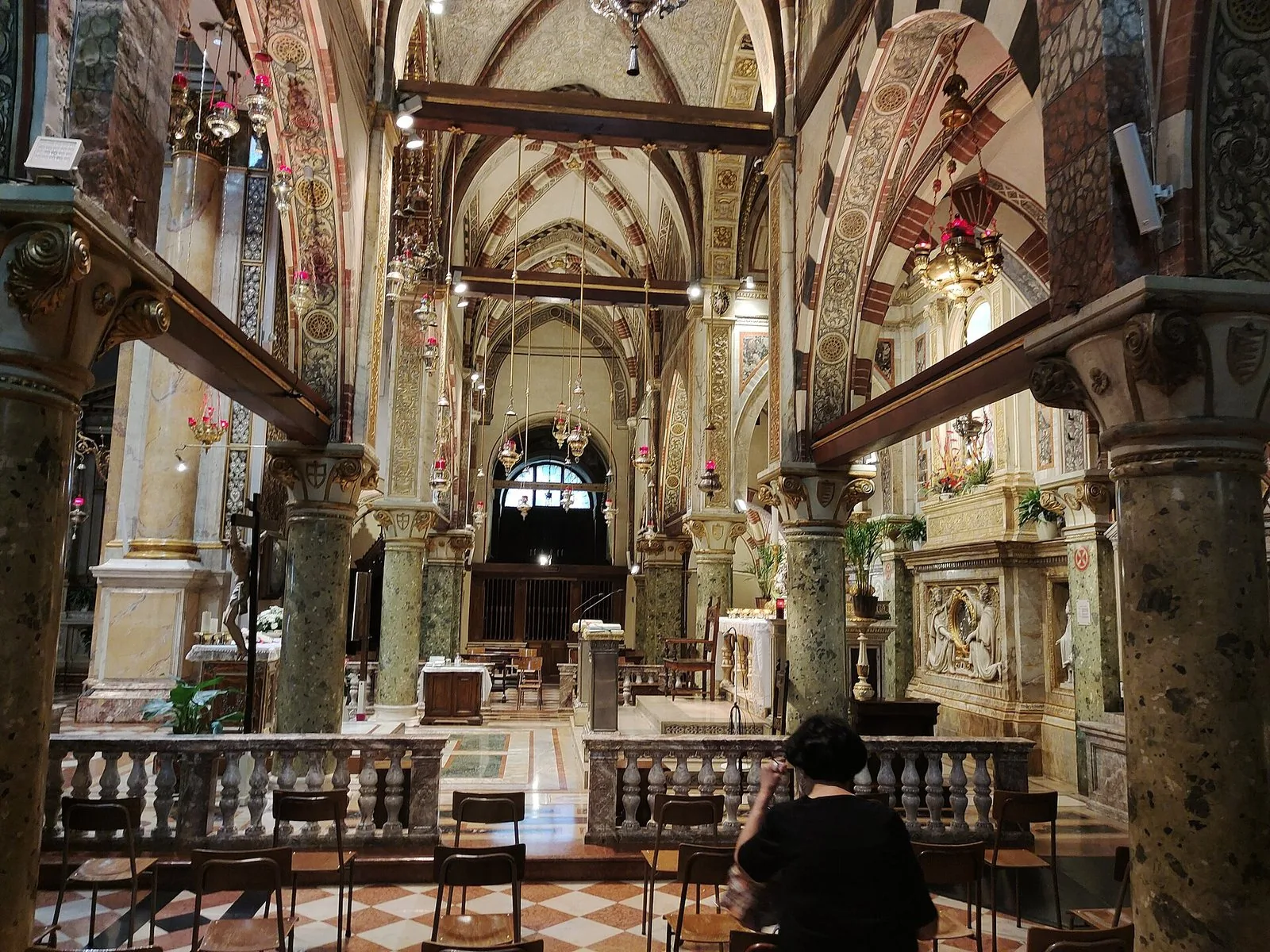 L'interno della basilica del Santuario di Monte Berico